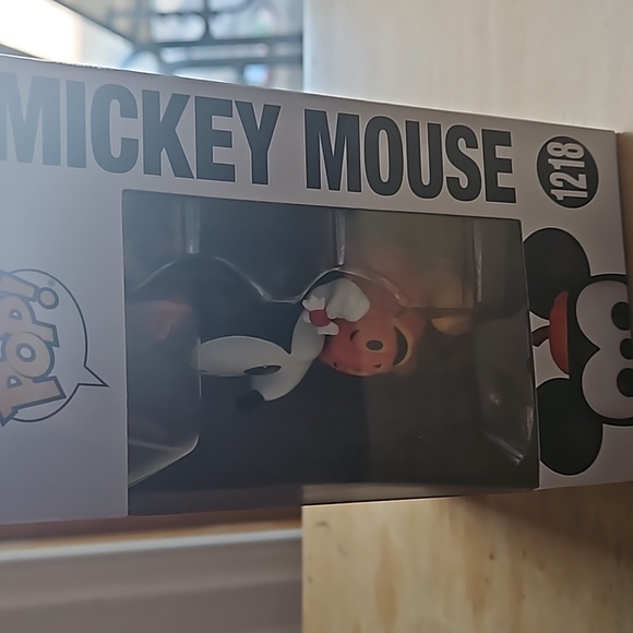 DISNEY MICKEY MOUSE FUNKO POP - Picture 5 of 9